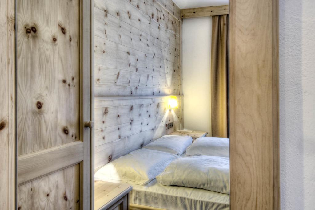 סאן קאסיאנו Family And Wellness Residence Ciasa Antersies חדר תמונה
