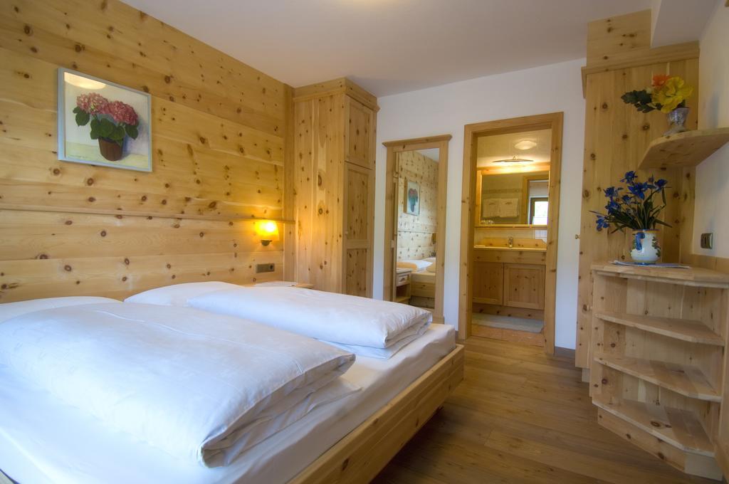 סאן קאסיאנו Family And Wellness Residence Ciasa Antersies חדר תמונה