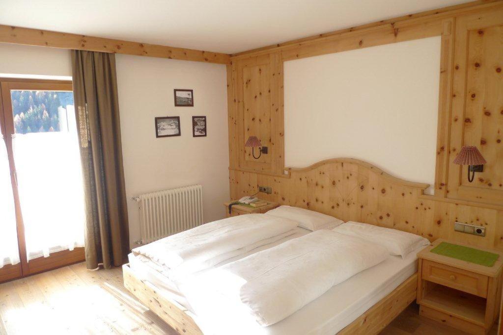 סאן קאסיאנו Family And Wellness Residence Ciasa Antersies חדר תמונה