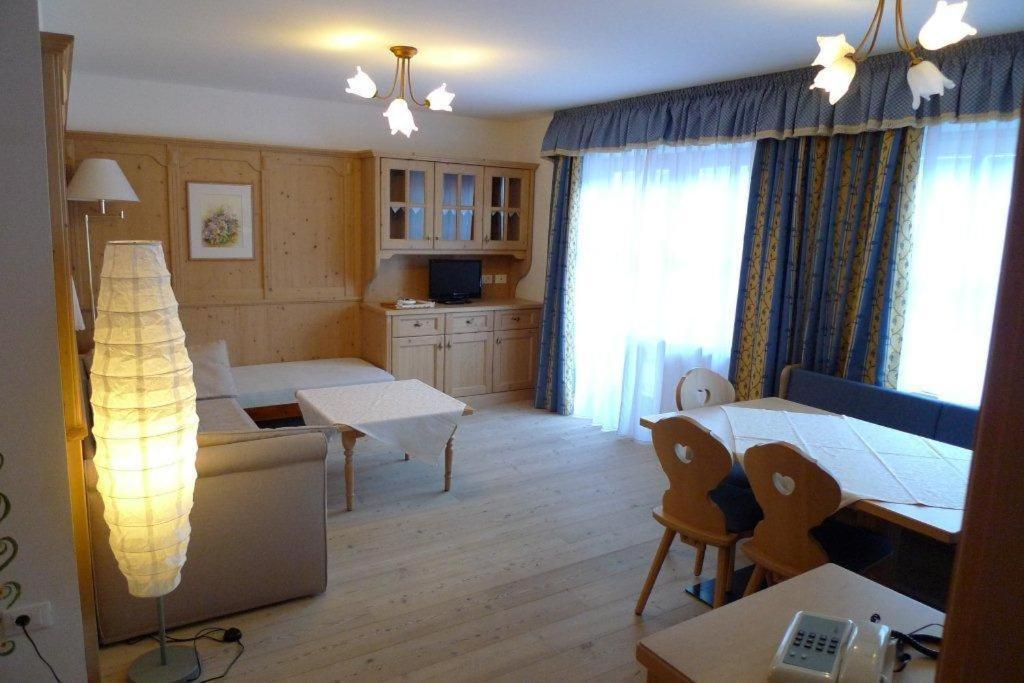 סאן קאסיאנו Family And Wellness Residence Ciasa Antersies חדר תמונה